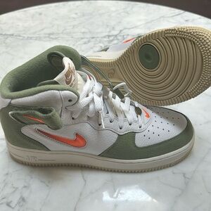 NIKE AIR FORCE 1 MID QS JEWEL - SZ 9